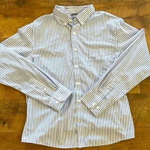 Men’s Izod Classic Fit Lightweight Button Up